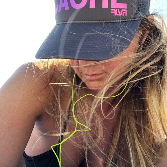 Hi Poshers! I'm Lauren from LaLaLand!  - Picture 1 of 1